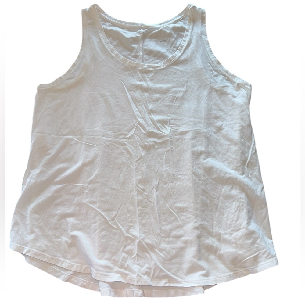 Ava & Viv Women's White Sleeveless Tank Top 1X